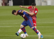 南宫体育-Uzi在巴塞罗那比赛中爆冷，逆转引发热议！的简单介绍