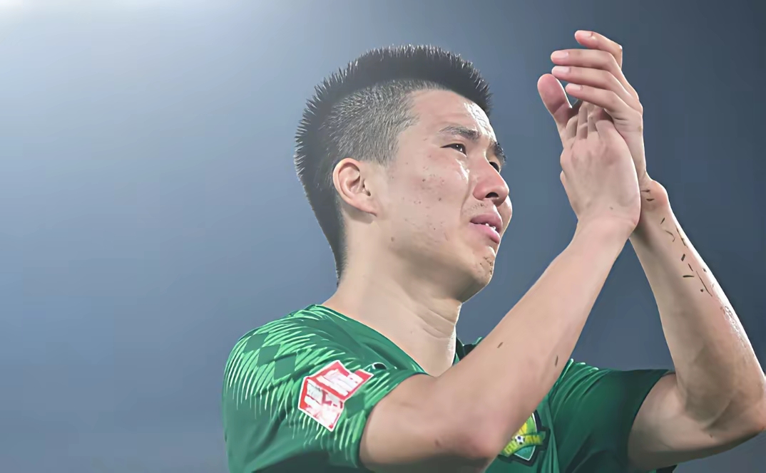 北京国安发布备战花絮，转会期再遭质疑，荷甲任务艰巨，更衣室氛围转暖(北京国安新任主帅曝光)