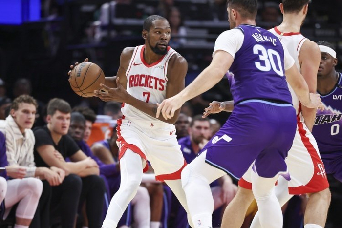 杜兰特在瑞士队比赛中关键助攻,逆转引发热议的是谁 杜兰特在瑞士队比赛中关键助攻,逆转引发热议的是谁